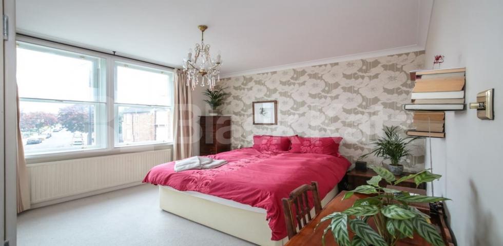 			NEW INSTRUCTION!, 2 Bedroom, 1 bath, 1 reception Apartment			 Ferme Park Road, CROUCH END